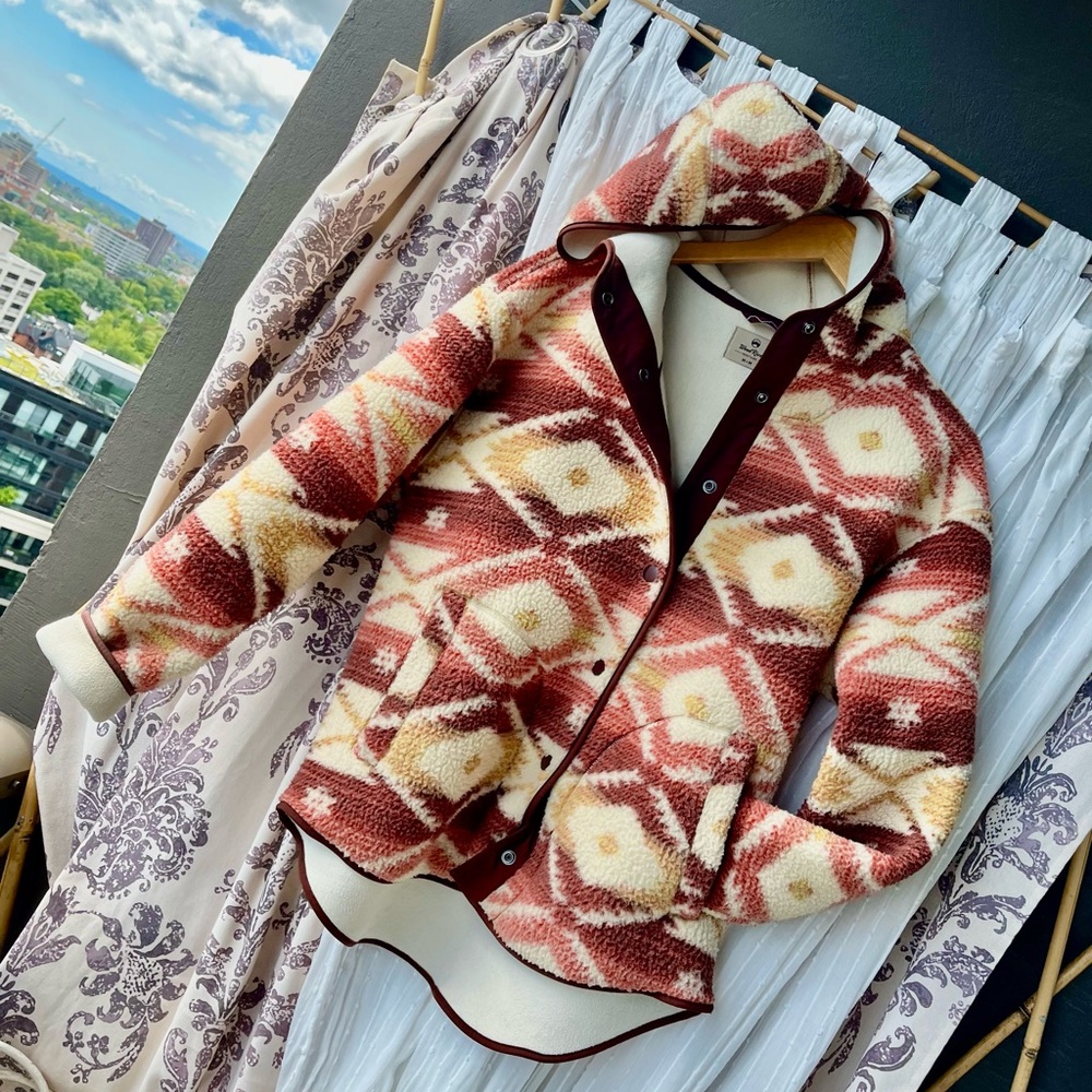 Cozy Women's Geometric Teddy Jacket